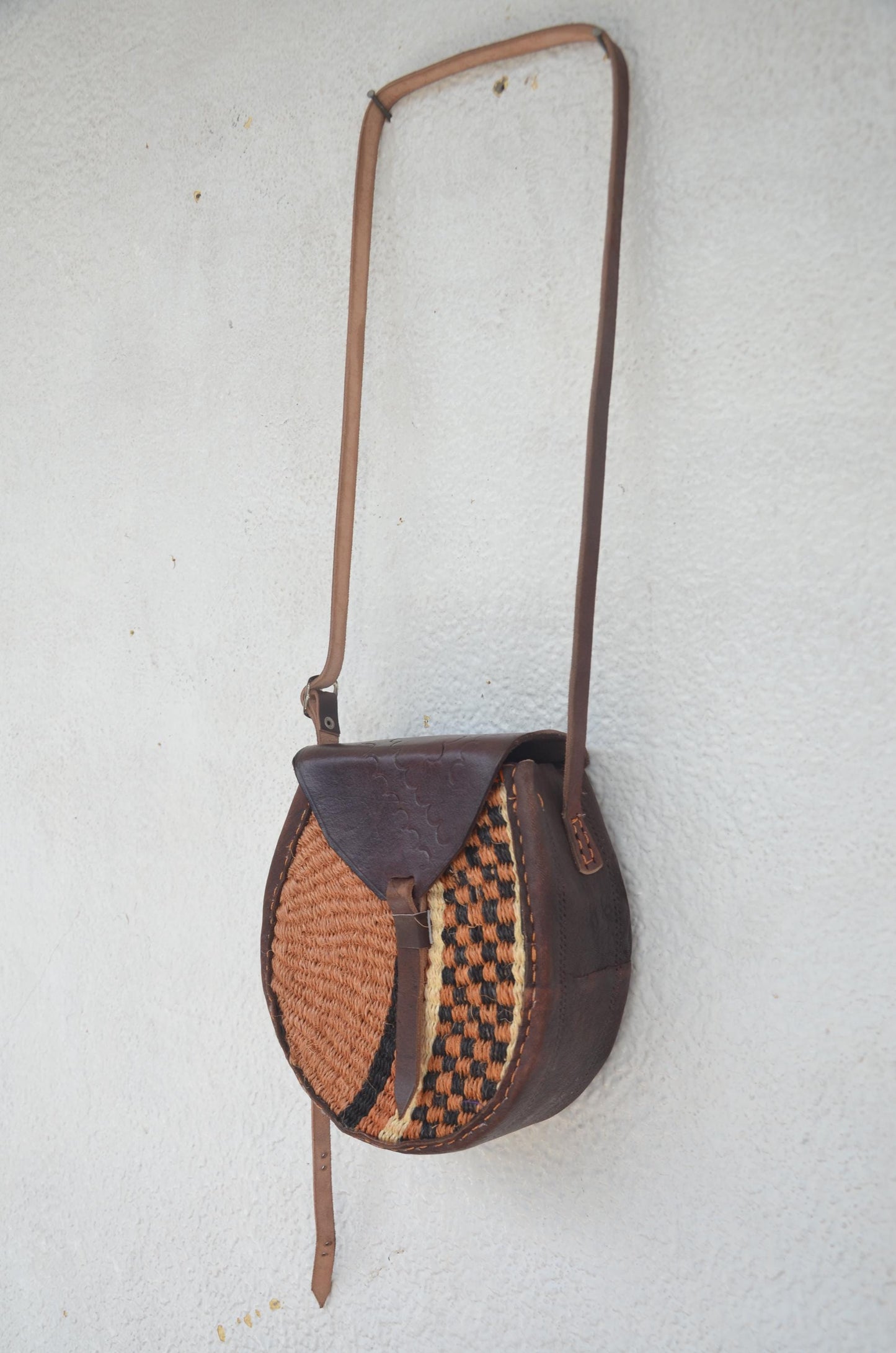 Handwoven Sisal Crossbody Bag | Artisan Boho Shoulder Bag | Leather-Trimmed Purse