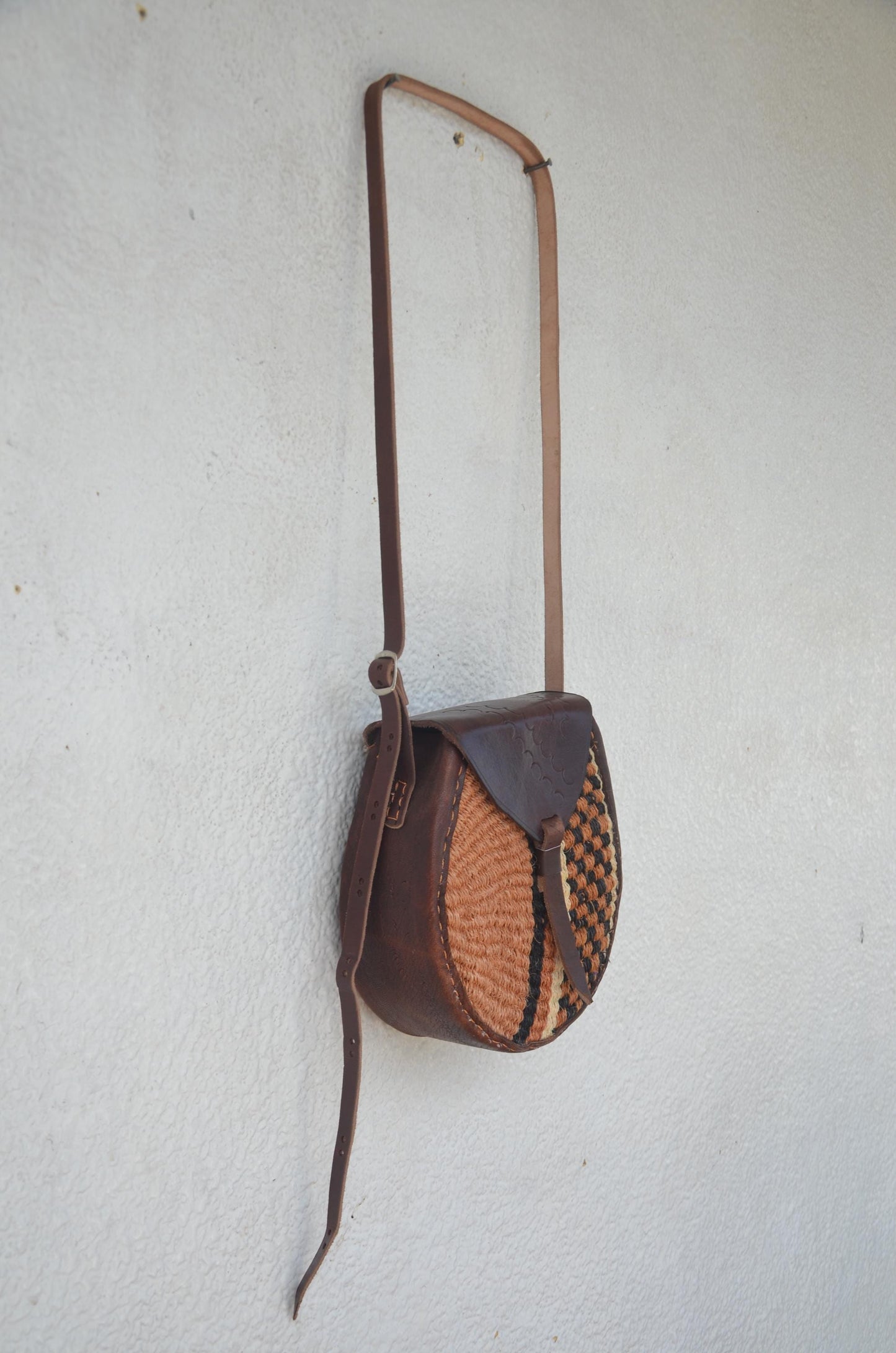 Handwoven Sisal Crossbody Bag | Artisan Boho Shoulder Bag | Leather-Trimmed Purse