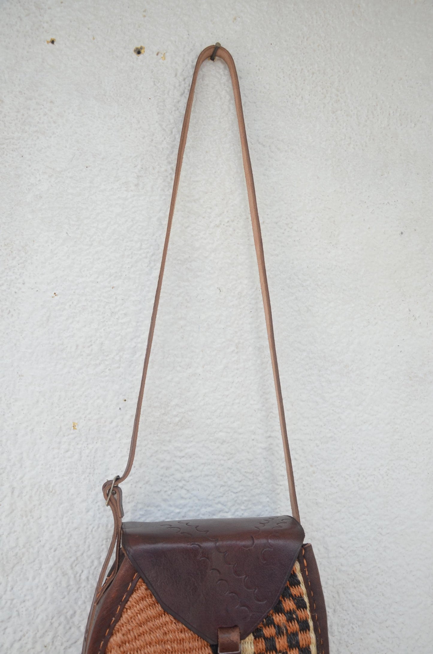 Handwoven Sisal Crossbody Bag | Artisan Boho Shoulder Bag | Leather-Trimmed Purse
