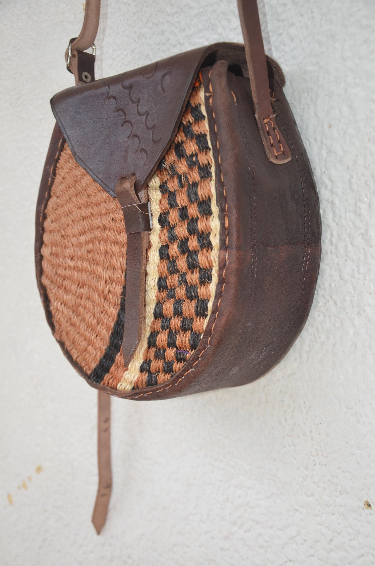 Handwoven Sisal Crossbody Bag | Artisan Boho Shoulder Bag | Leather-Trimmed Purse