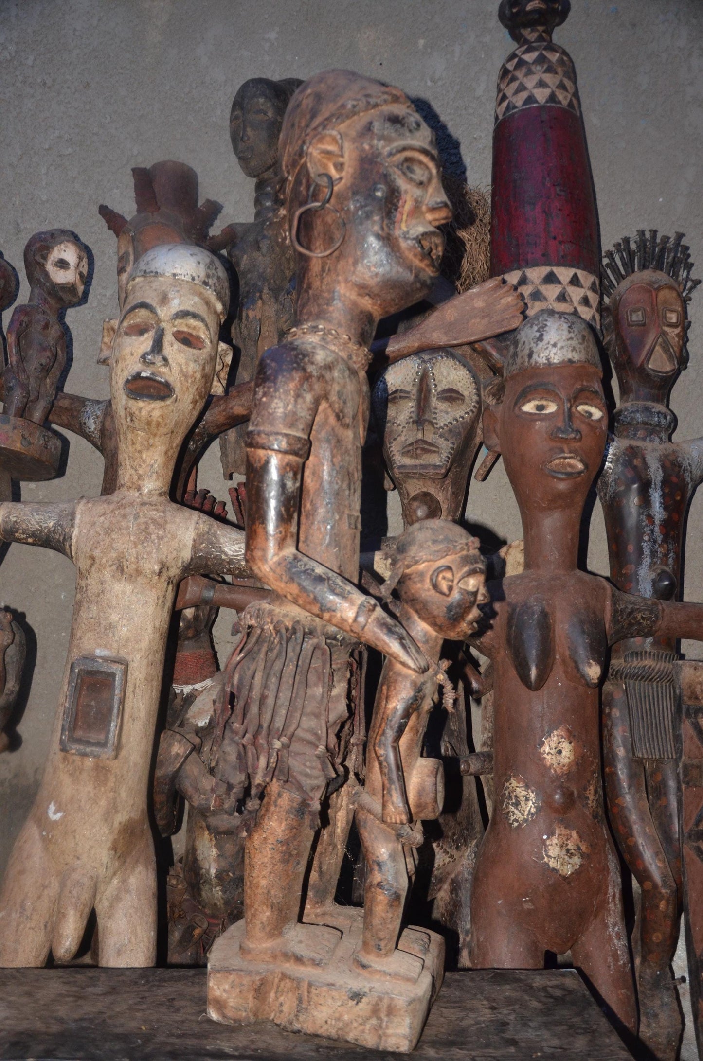 Large Kongo Power Statue – Hand-Carved Wood Multi-Figure Nkisi Art
