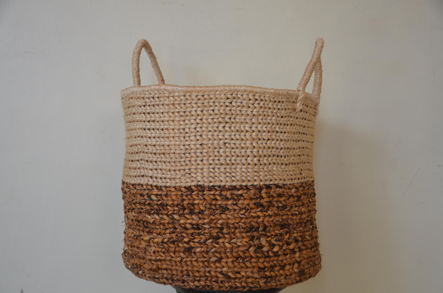 Hand-Woven Sisal Basket – Two-Tone Natural Fiber Storage Tote Organizer