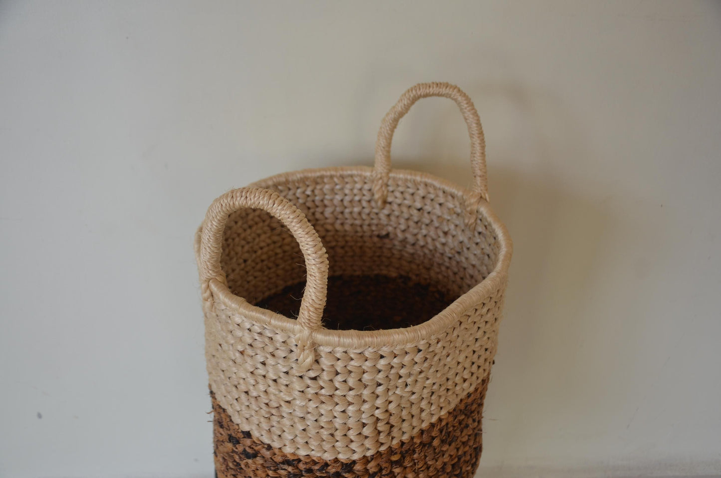 Hand-Woven Sisal Basket – Two-Tone Natural Fiber Storage Tote Organizer