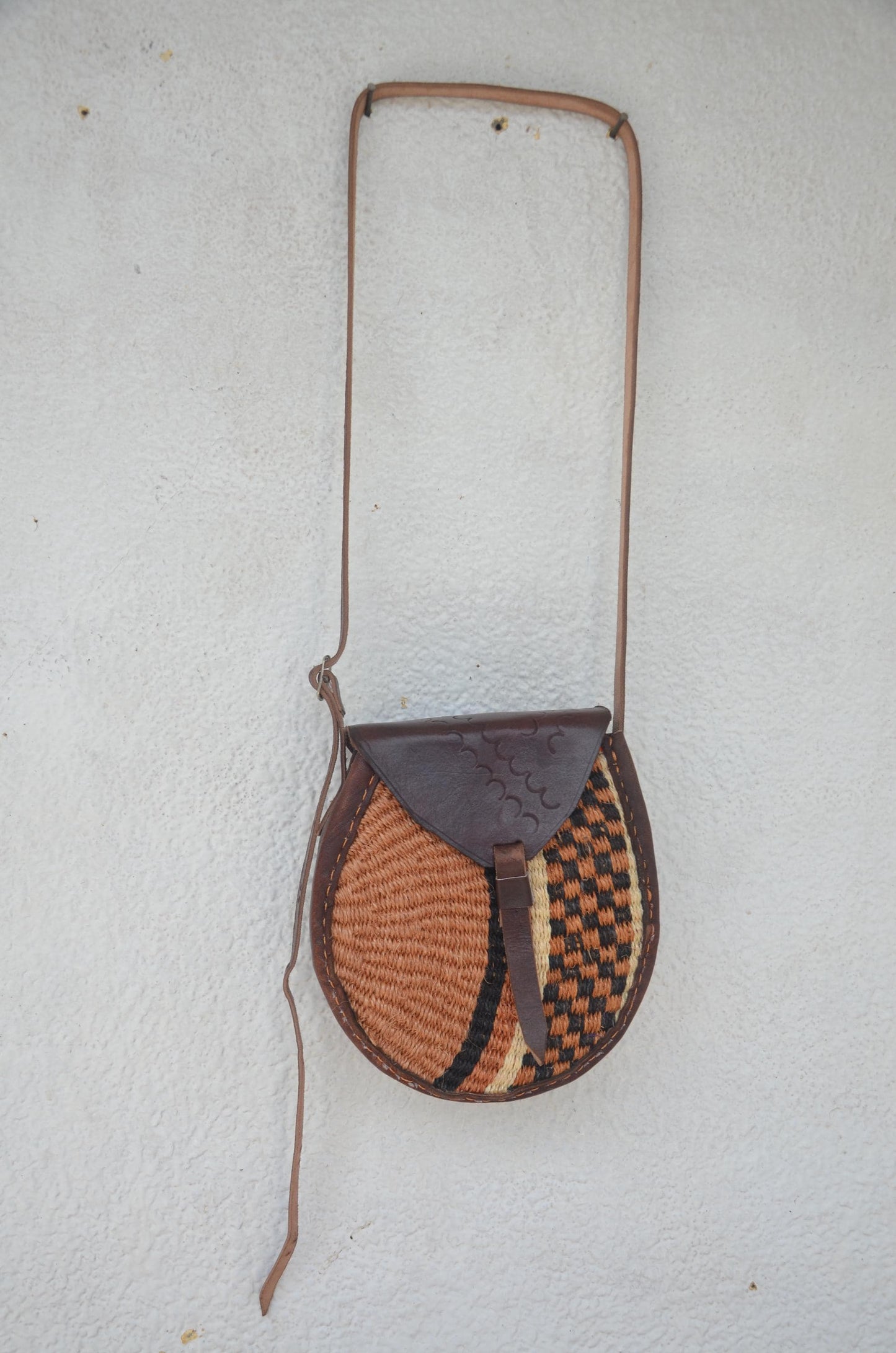 Handwoven Sisal Crossbody Bag | Artisan Boho Shoulder Bag | Leather-Trimmed Purse
