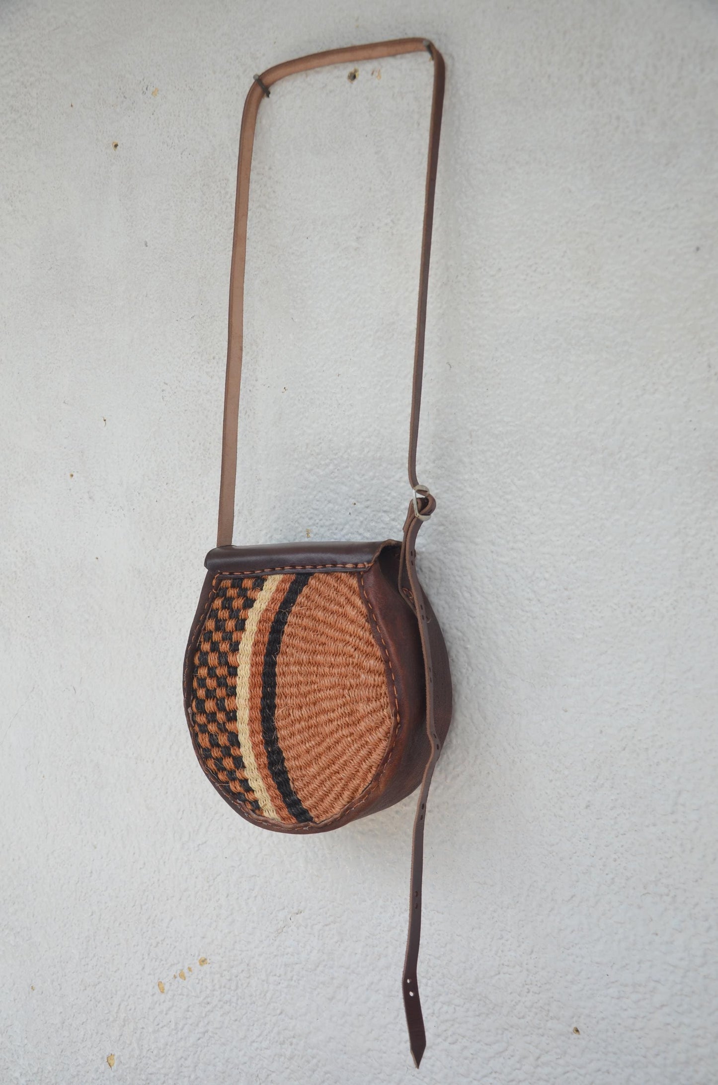 Handwoven Sisal Crossbody Bag | Artisan Boho Shoulder Bag | Leather-Trimmed Purse